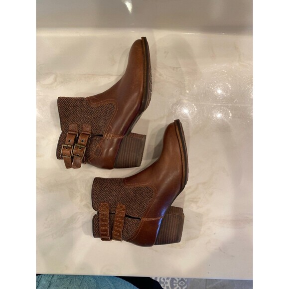 Cat Women’s Boots Brown Tweed Top Has Buckles Size 8 WIDE Stacked Heel Booties - Picture 5 of 8